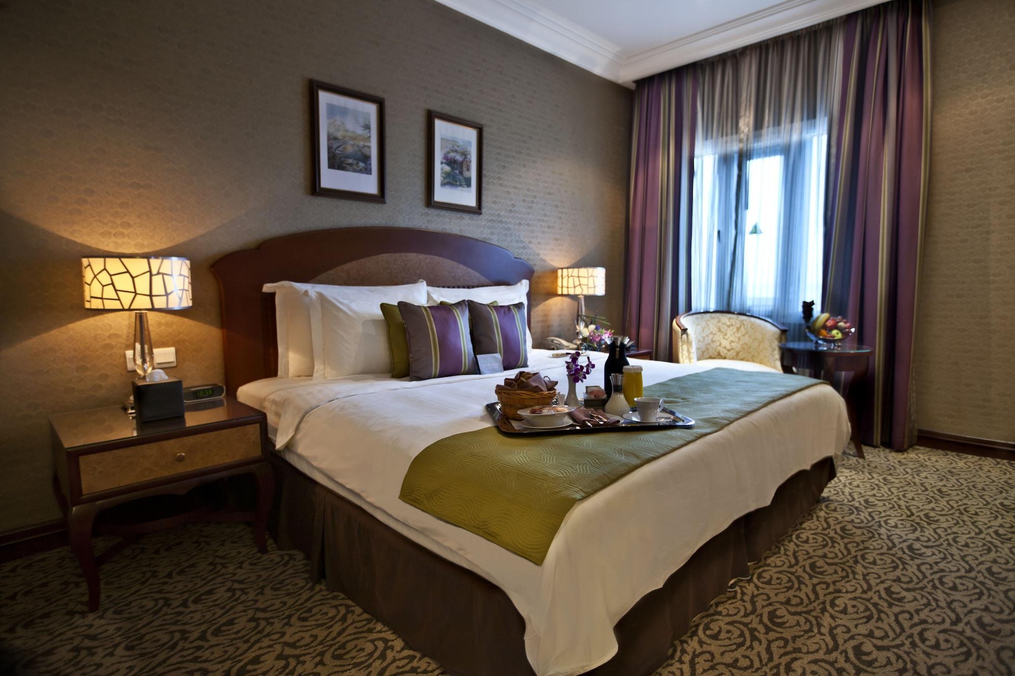 Grand Regency Doha, Trademark Collection By Wyndham Exterior photo A bedroom at the hotel