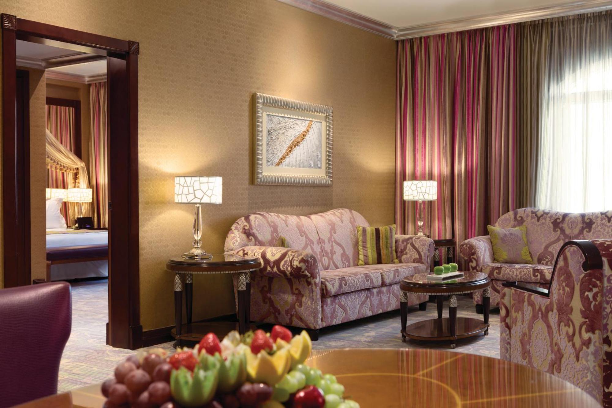 Grand Regency Doha, Trademark Collection By Wyndham Exterior photo A suite at the Emirates Palace