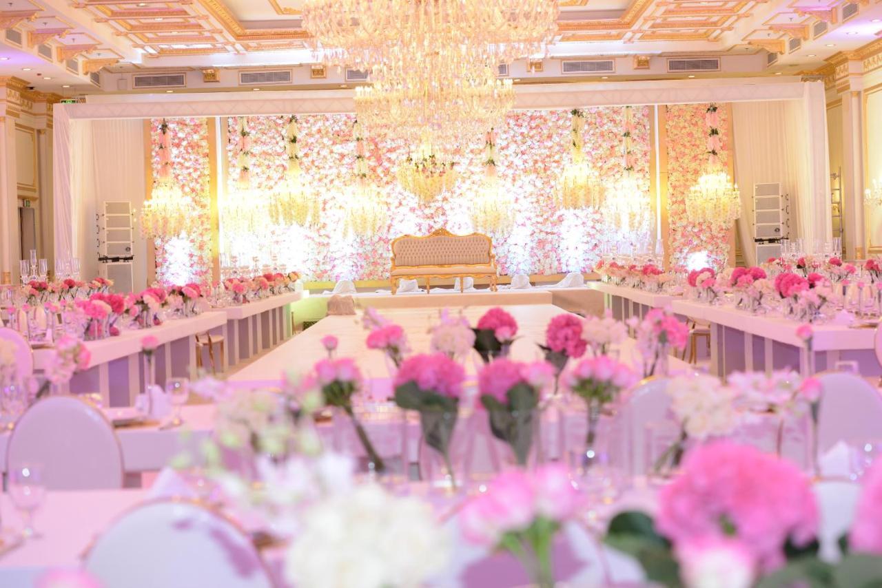 Grand Regency Doha, Trademark Collection By Wyndham Exterior photo A wedding reception